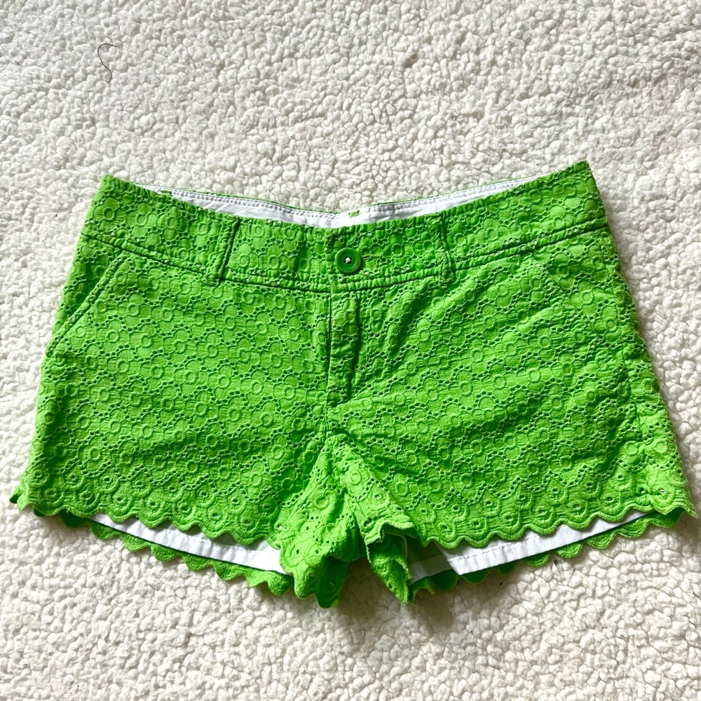 Lilly Pulitzer Green Lace Scalloped Shorts 💚